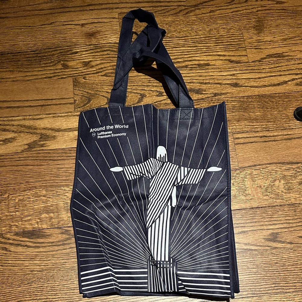 Lufthansa Premium Economy Tote with contents